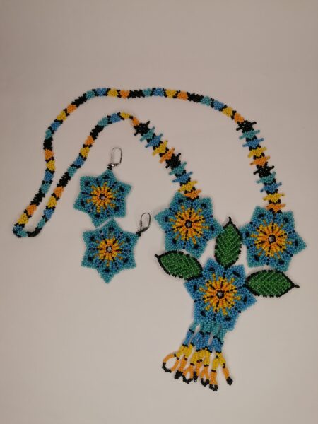 KIMI BY - CONJUNTO MOSTACILLA COLLAR Y ARITOS